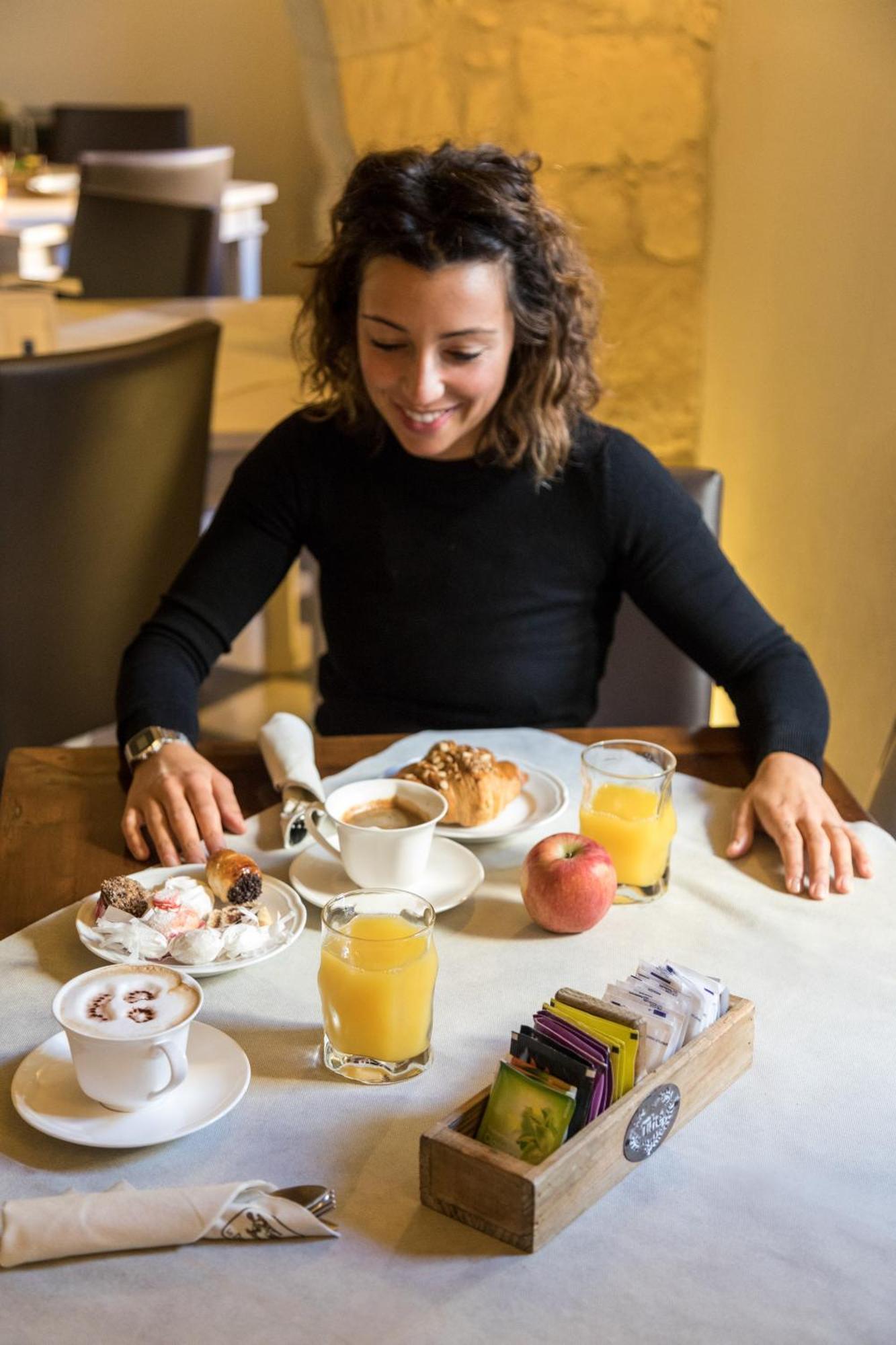 Tresnuraghes Il Cortiletto Hotel Maison מראה חיצוני תמונה